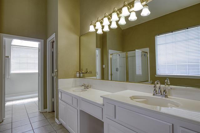Building Photo - 3913 Dunwich Dr