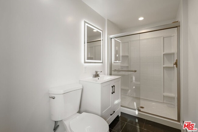 Building Photo - 841 Oxford Ave