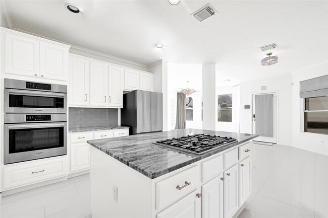 Building Photo - 25831 Coyote Springs Ct