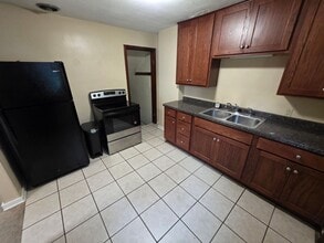 Building Photo - 626-628 Ripley Ave