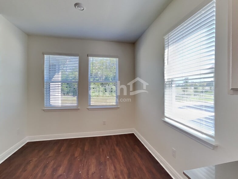 Building Photo - 27653 St Andrews Ave