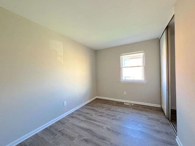 Building Photo - Charming Lorton Rental with Modern Amenities