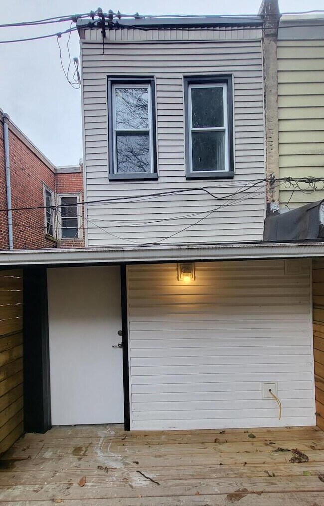 Building Photo - 131 N Hobart St