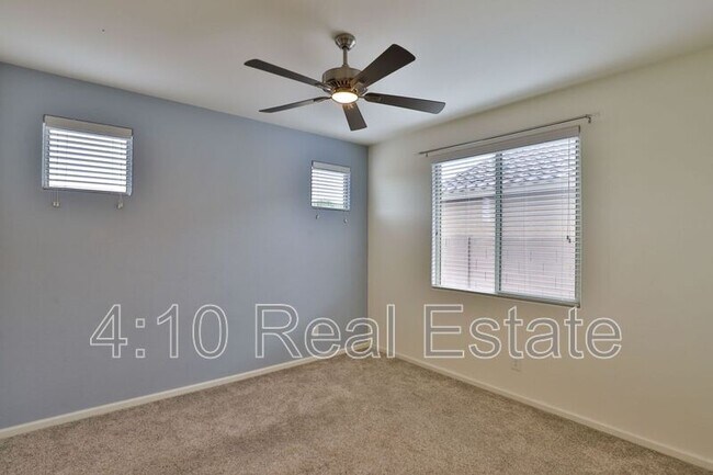 Building Photo - 5216 S 16th Pl