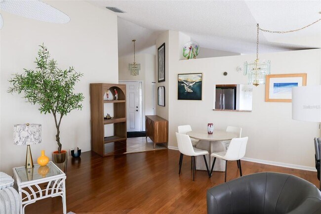 Building Photo - 1695 Hamilton Ct