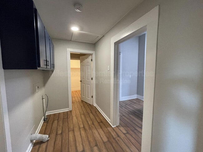 Building Photo - 721 W Monterey St