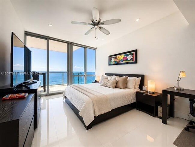 Building Photo - 17121 Collins Ave