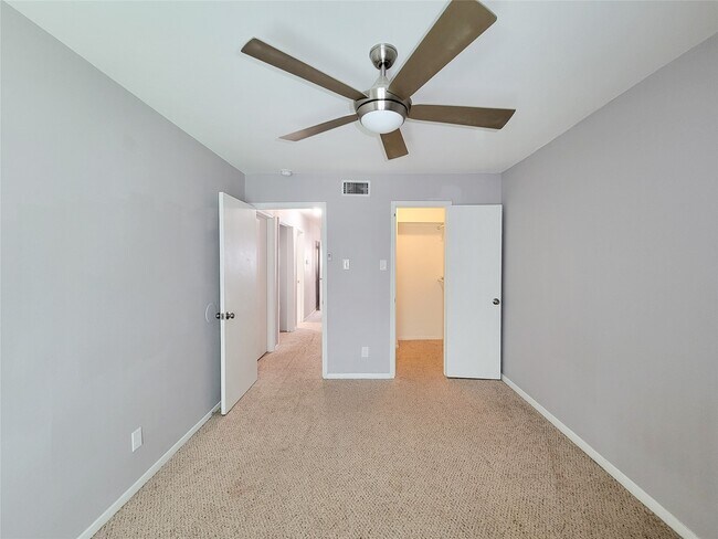 Building Photo - 13168 Trail Hollow Dr