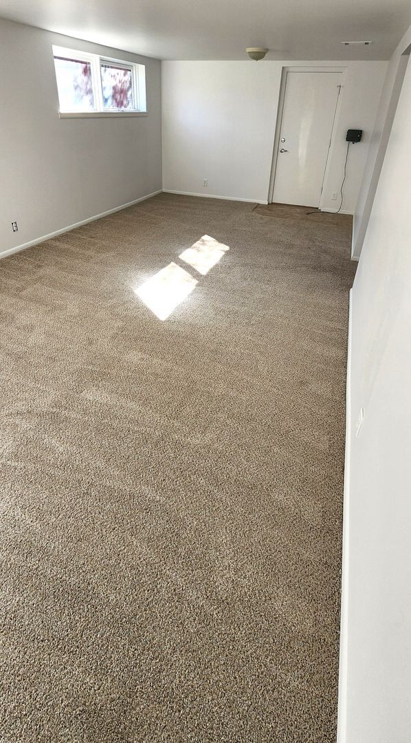 Building Photo - Beautiful Updated 4 Bedroom Home with Larg...