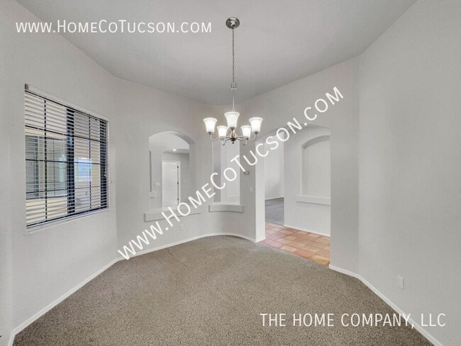 Building Photo - 6325 N Calle Del Halcon