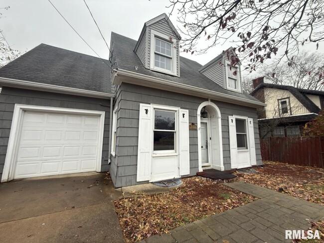 Building Photo - 3013 Knoxville Ave