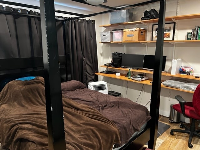 bedroom - 4545 Collwood Blvd