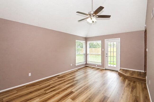 Building Photo - 3515 Woodmere Ln