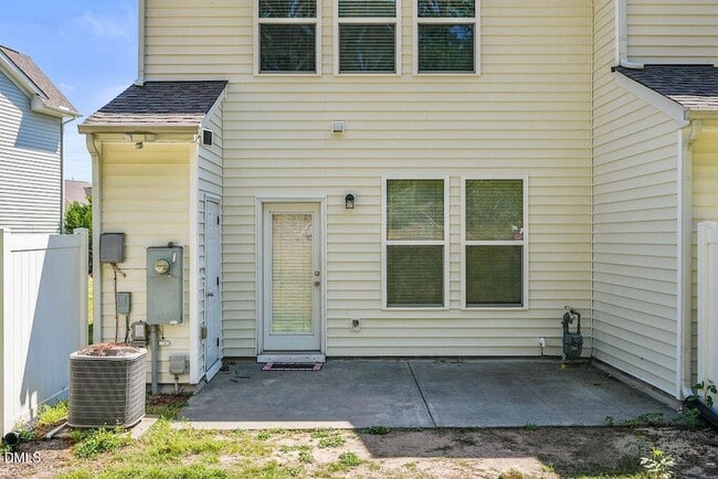Building Photo - 2120 Junewood Ln