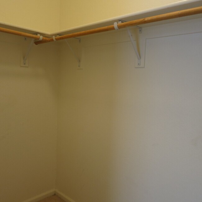 Building Photo - Cozy 3 bedroom