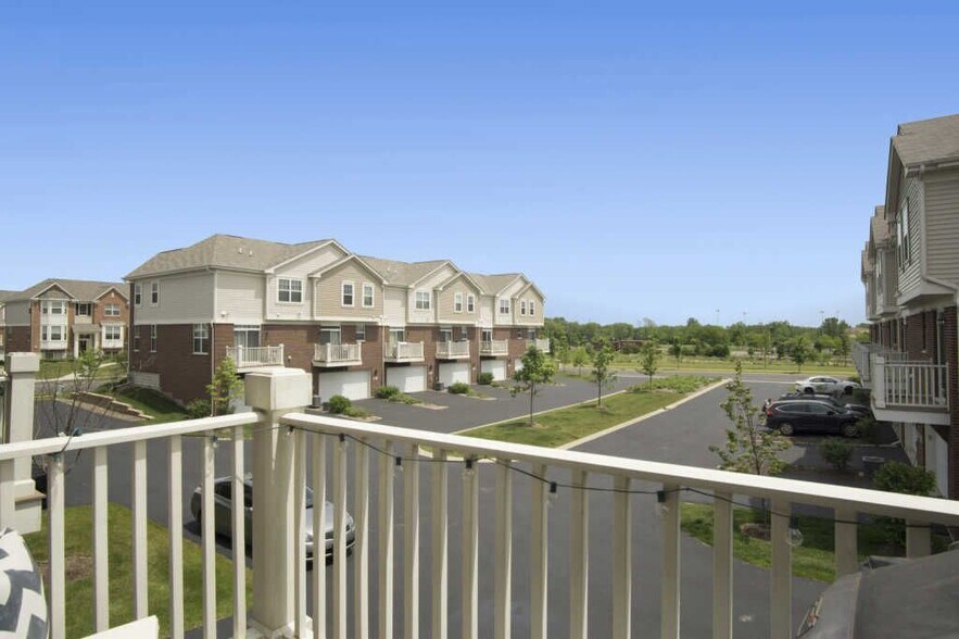 Building Photo - 15353 Sheffield Square Pkwy