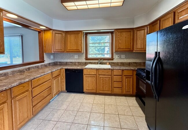 Building Photo - 312 S Lodge Ln
