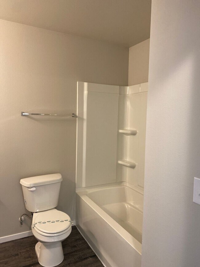 Building Photo - Your Next Home Awaits! Pre-Leasing This 3-Bedroom, 2-Bath Home with a Wooden Privacy Fence in Che...