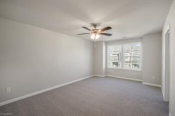 Building Photo - 1694 Hallview Ct