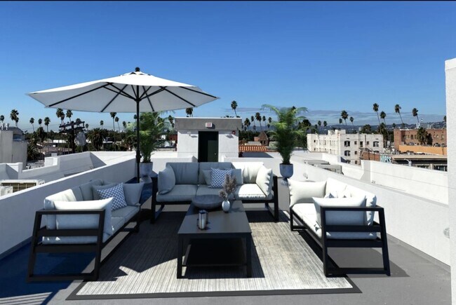 Building Photo - 339 S Oxford Ave