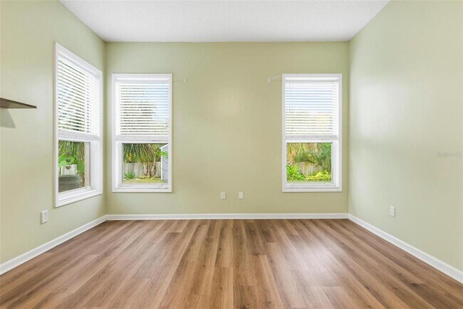 Building Photo - 7 Deerwood St