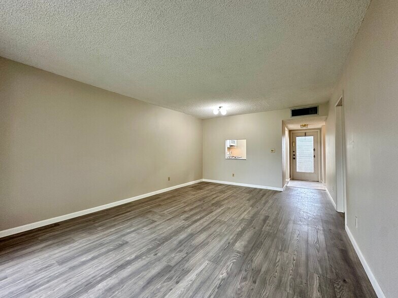 Building Photo - 6020 NW 64th Ave