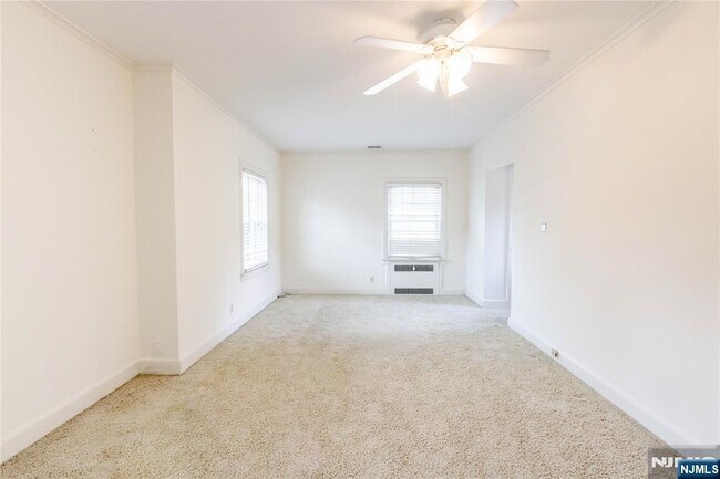 Building Photo - 22 Serafin Pl