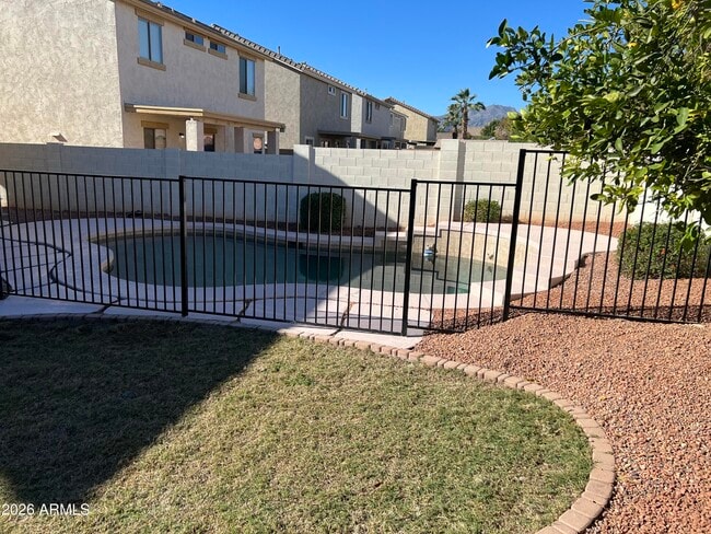 Building Photo - 18606 W Sunnyslope Ln