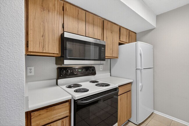 Building Photo - Charming 1BR Condo in Houston