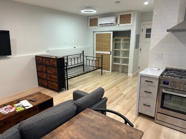 Building Photo - 8946 Oswego St