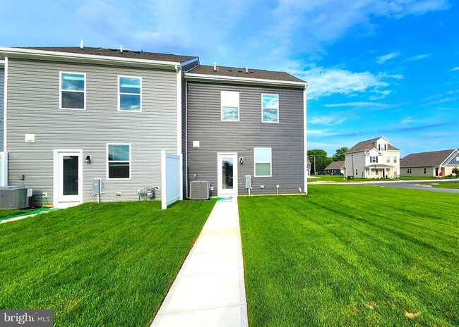Building Photo - 10949 Farmerfield St