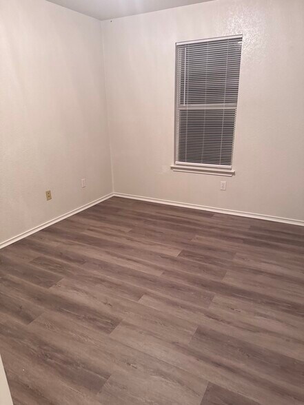 Building Photo - 1606 Aztec Trce