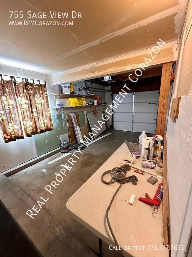 Building Photo - 755 Sage View Dr