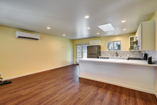 Building Photo - Newer Construction 2 Bedroom 2 Bath Home 2...