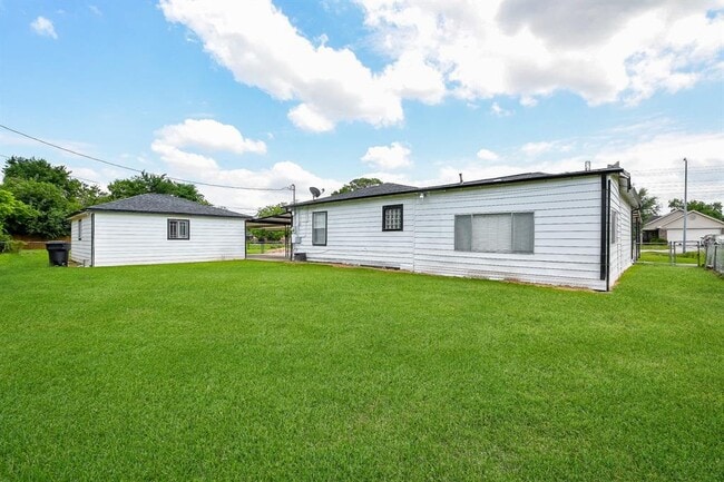 Building Photo - 3017 Barberry Dr