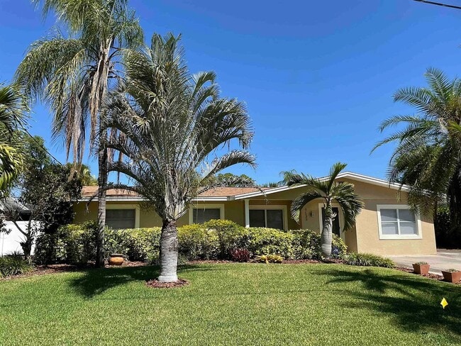 Primary Photo - 4833 W Bay Court Ave