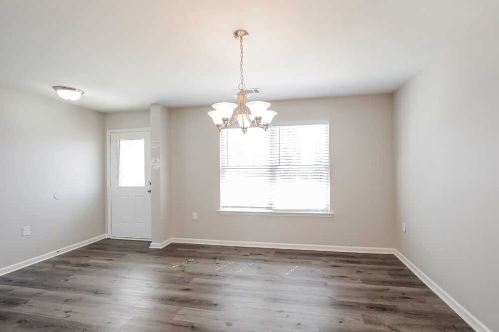 Building Photo - 1536 Eastway Dr