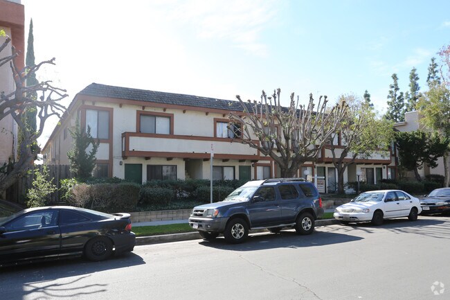 Building Photo - Churchill Court Apartments