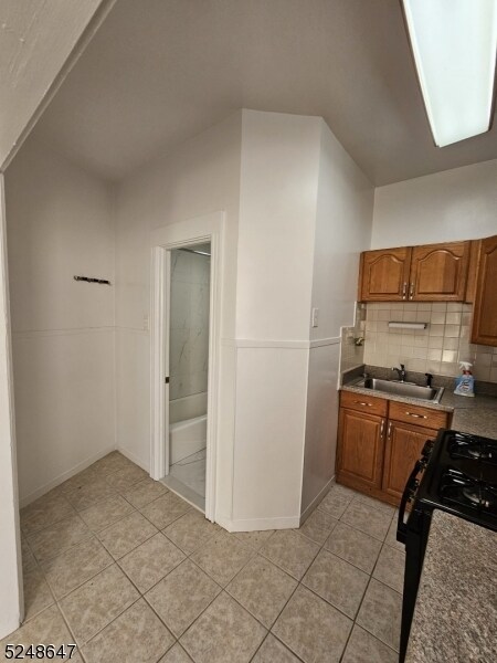 Building Photo - 916 Broadway