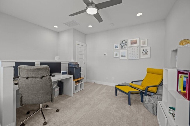 Building Photo - 644 W End Dr