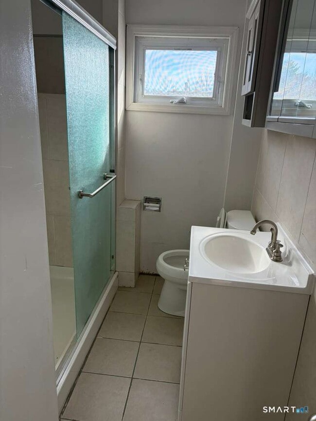 Building Photo - 1821 E Main St