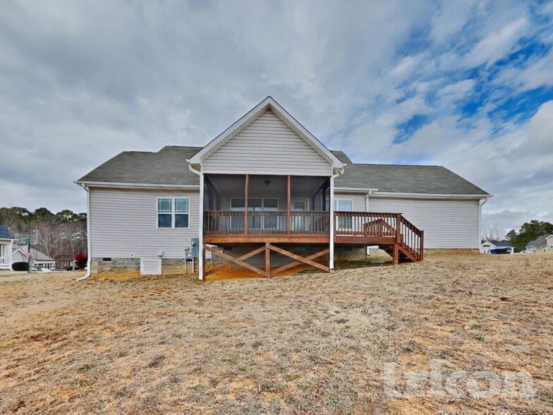 Building Photo - 335 Oxfordshire Dr