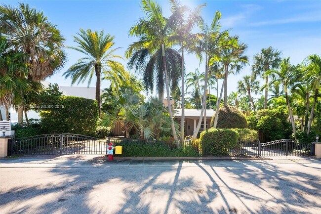 Building Photo - 3308 NE 16th Pl