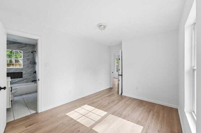 Building Photo - 8030 Record St
