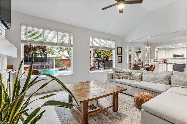 Building Photo - 5325 Cambridge Ct