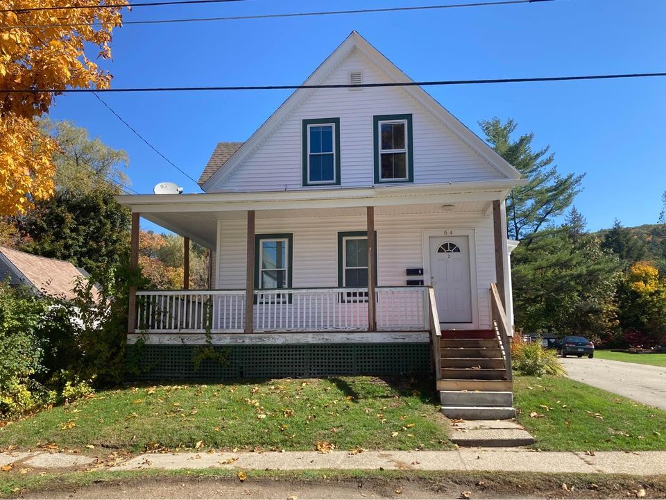 Building Photo - 64 Valley St