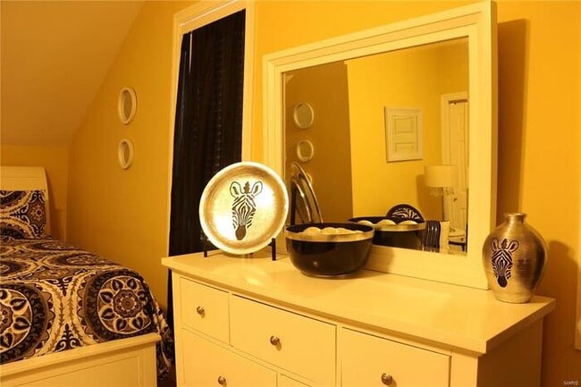 Building Photo - Fantastic 4bd/4ba home! Let yourself in!