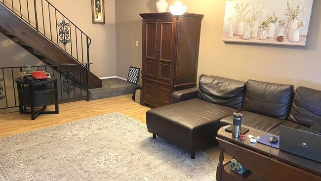 Building Photo - 322 Inverrary Ln