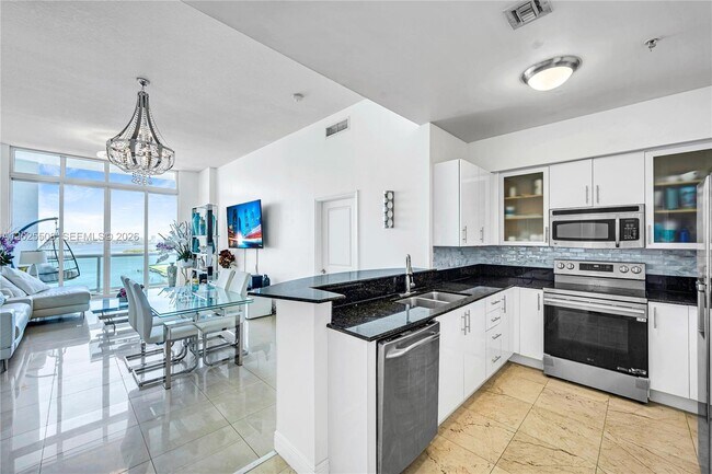 Building Photo - 7900 Harbor Island Dr