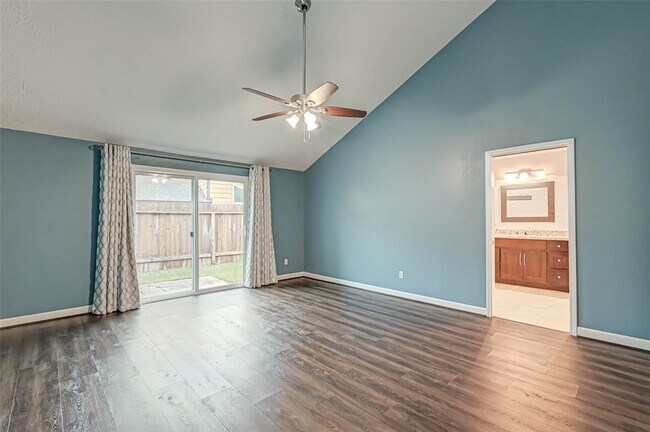 Building Photo - 11627 Briar Rose Dr